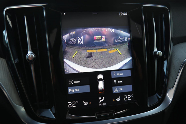 Volvo V60 2.0 T8 AWD Inscription / PANO / HK / MEMORY / ACC / KEYLESS / CAMERA