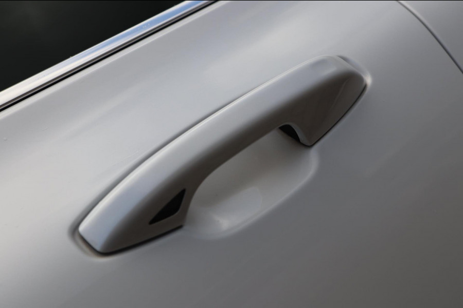 Volvo V60 2.0 T8 AWD Inscription / PANO / HK / MEMORY / ACC / KEYLESS / CAMERA