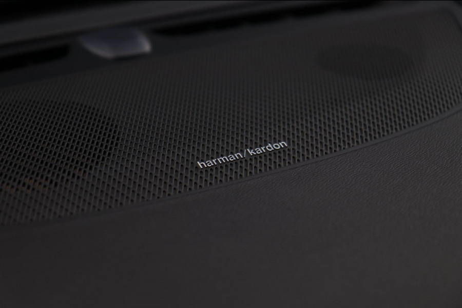 Volvo V60 2.0 T8 AWD Inscription / PANO / HK / MEMORY / ACC / KEYLESS / CAMERA