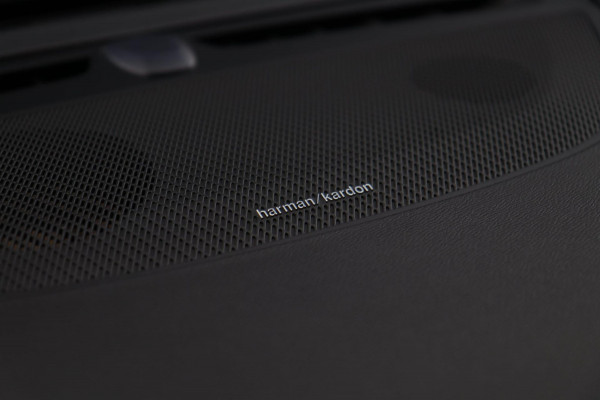 Volvo V60 2.0 T8 AWD Inscription / PANO / HK / MEMORY / ACC / KEYLESS / CAMERA