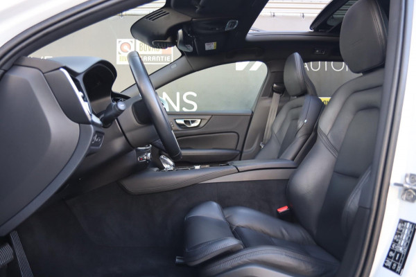 Volvo V60 2.0 T8 AWD Inscription / PANO / HK / MEMORY / ACC / KEYLESS / CAMERA