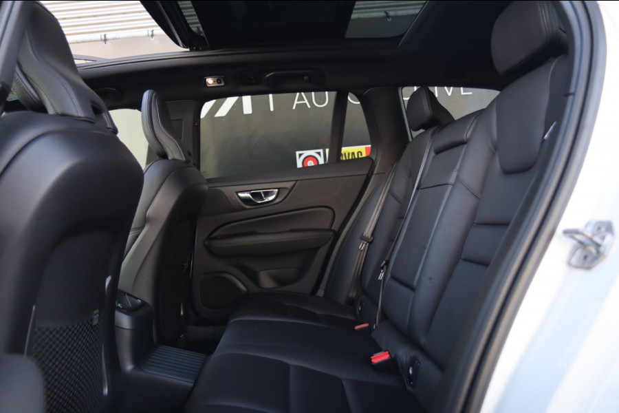 Volvo V60 2.0 T8 AWD Inscription / PANO / HK / MEMORY / ACC / KEYLESS / CAMERA