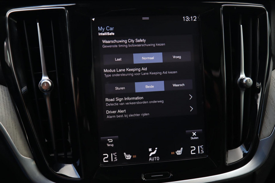 Volvo V60 2.0 T8 AWD Inscription / PANO / HK / MEMORY / ACC / KEYLESS / CAMERA