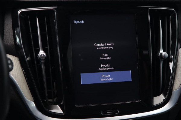 Volvo V60 2.0 T8 AWD Inscription / PANO / HK / MEMORY / ACC / KEYLESS / CAMERA