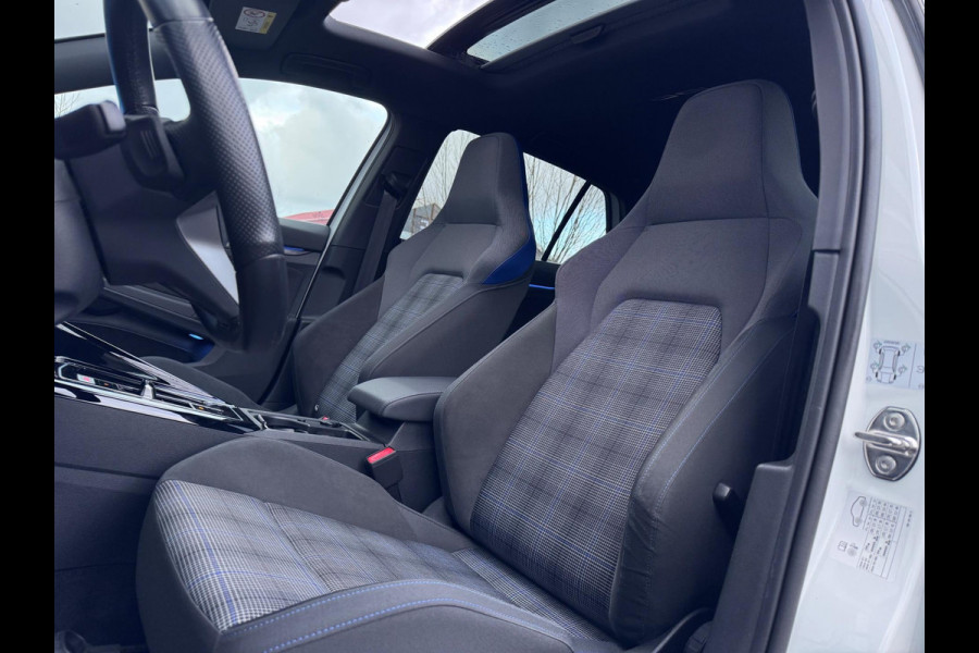 Volkswagen Golf 1.4 eHybrid GTE Pano/Matrix/Blindspot