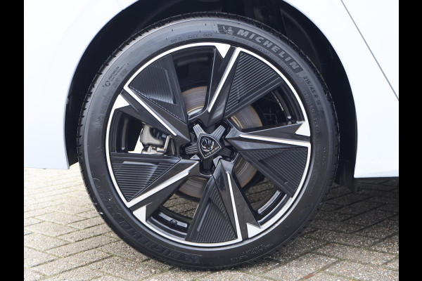 Peugeot E-308 FIRST EDITION GT EV 54 KWH + STUUR/STOELVERW. | ADAPTIVE CRUISE | CARPLAY | STANDKACHEL | CAMERA