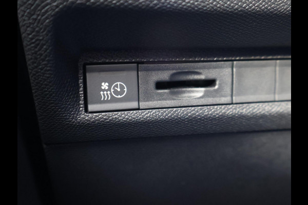 Peugeot E-308 FIRST EDITION GT EV 54 KWH + STUUR/STOELVERW. | ADAPTIVE CRUISE | CARPLAY | STANDKACHEL | CAMERA