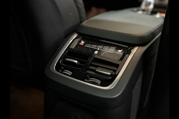 Volvo XC90 T8 Recharge AWD Ultimate Bright | Facelift |Pano | 7p | H/K Premium Sound | Massage | Licht Pakket | Winter Pakket