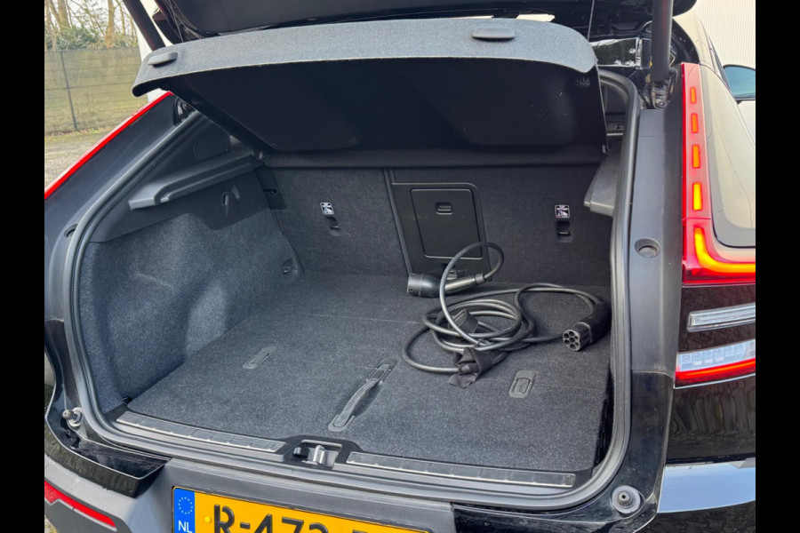 Volvo C40 C40 RECHARGE 94,7% SOH PLUS VOL OPTIES LEDER ALCANTARA ADAPTIVE CRUISE STOELVERWARMING CARPLAY EERSTE EIGENAAR