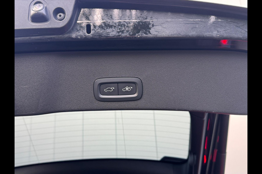 Volvo C40 C40 RECHARGE 94,7% SOH PLUS VOL OPTIES LEDER ALCANTARA ADAPTIVE CRUISE STOELVERWARMING CARPLAY EERSTE EIGENAAR