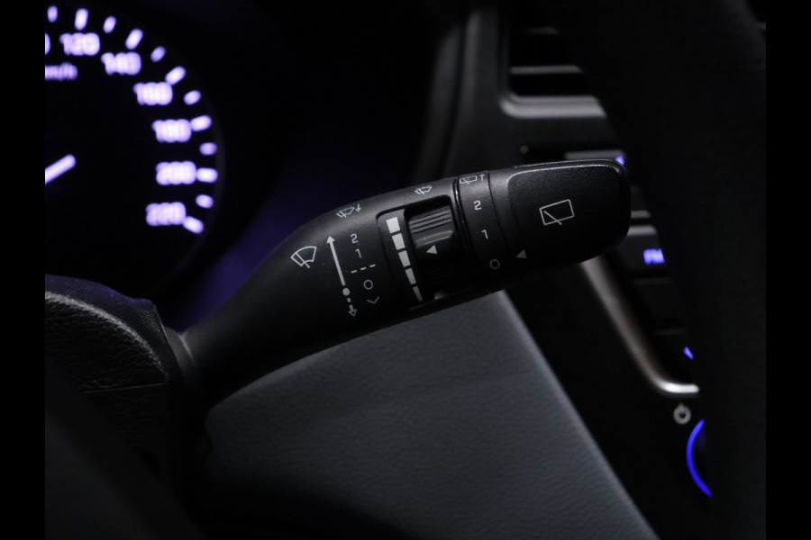 Hyundai i20 1.4i i-Vision Automaat [TREKHAAK, AIRCO, PARKEERSENSOR, RADIO, NIEUWSTAAT]