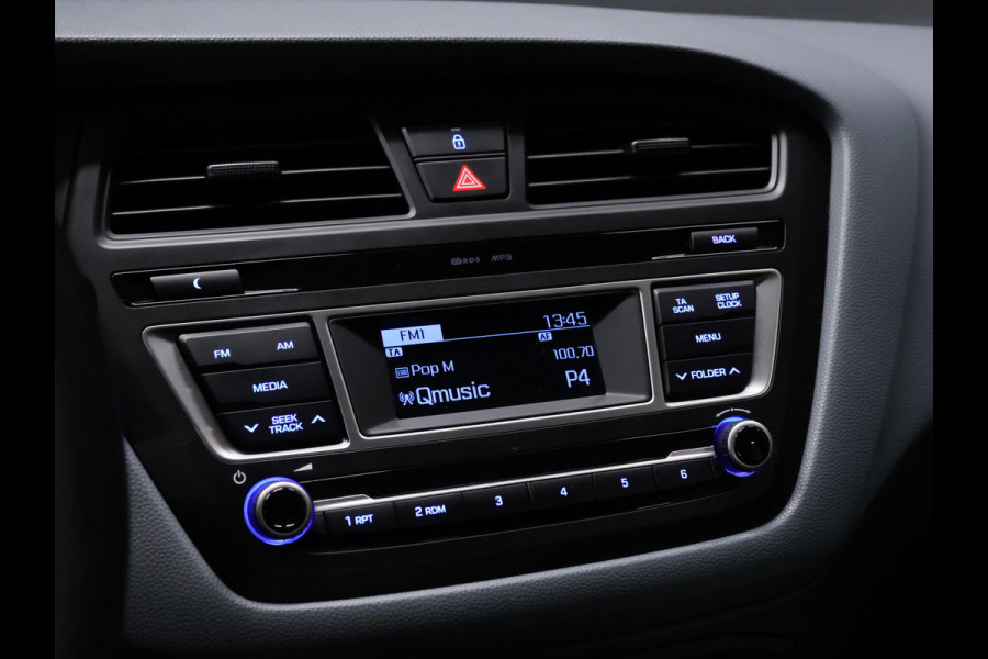 Hyundai i20 1.4i i-Vision Automaat [TREKHAAK, AIRCO, PARKEERSENSOR, RADIO, NIEUWSTAAT]