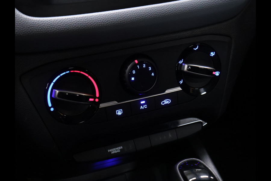 Hyundai i20 1.4i i-Vision Automaat [TREKHAAK, AIRCO, PARKEERSENSOR, RADIO, NIEUWSTAAT]