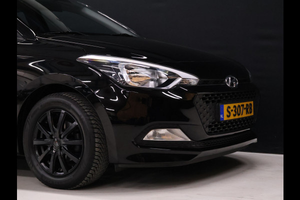 Hyundai i20 1.4i i-Vision Automaat [TREKHAAK, AIRCO, PARKEERSENSOR, RADIO, NIEUWSTAAT]