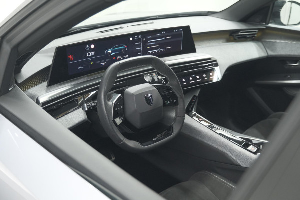 Peugeot 3008 1.2 Hybrid 136 GT | Panoramdak | 360 Camera | Stoelverwarming | Elektrische Kofferklep | Allseason Banden