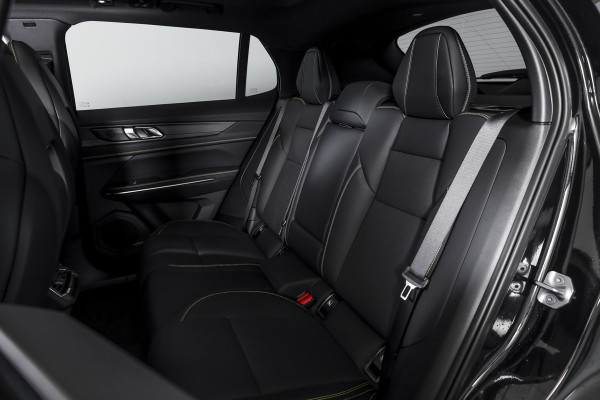 Lynk & Co 01 1.5 More | S/K-panodak | Dig. Cockpit | Stoel-+Stuurverw. | 360 Camera | Adapt. Cruise | Memory | Elek. klep | LM 20" |