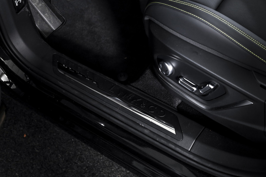 Lynk & Co 01 1.5 More | S/K-panodak | Dig. Cockpit | Stoel-+Stuurverw. | 360 Camera | Adapt. Cruise | Memory | Elek. klep | LM 20" |