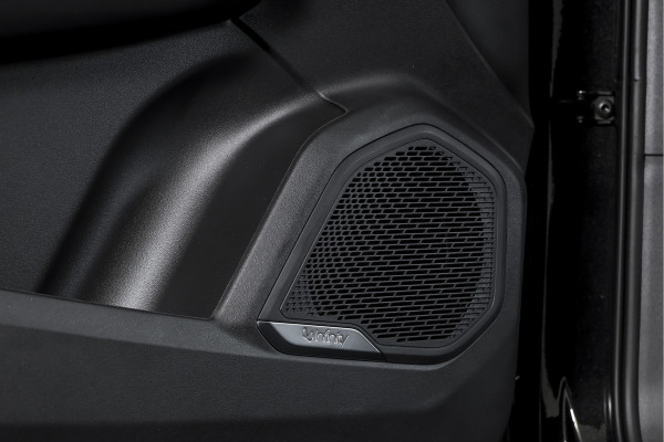 Lynk & Co 01 1.5 More | S/K-panodak | Dig. Cockpit | Stoel-+Stuurverw. | 360 Camera | Adapt. Cruise | Memory | Elek. klep | LM 20" |