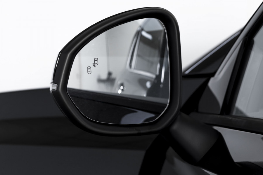 Lynk & Co 01 1.5 More | S/K-panodak | Dig. Cockpit | Stoel-+Stuurverw. | 360 Camera | Adapt. Cruise | Memory | Elek. klep | LM 20" |