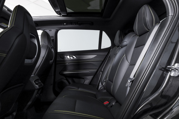 Lynk & Co 01 1.5 More | S/K-panodak | Dig. Cockpit | Stoel-+Stuurverw. | 360 Camera | Adapt. Cruise | Memory | Elek. klep | LM 20" |