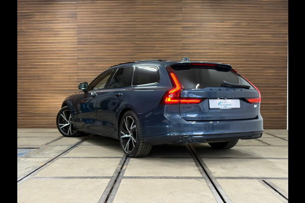 Volvo V90 T6 Recharge AWD R-Design Ultra Black | FaceLift | Pano | ILS Licht-Pakket | Comfort-Pakket | Parkeerassistent-Pakket |