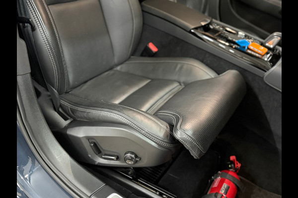Volvo V90 T6 Recharge AWD R-Design Ultra Black | FaceLift | Pano | ILS Licht-Pakket | Comfort-Pakket | Parkeerassistent-Pakket |