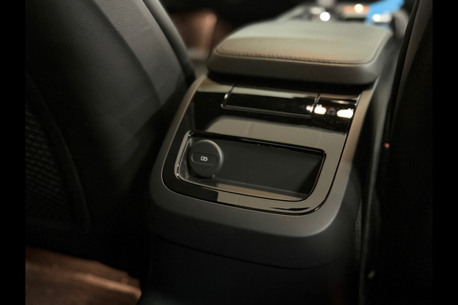 Volvo V90 T6 Recharge AWD R-Design Ultra Black | FaceLift | Pano | ILS Licht-Pakket | Comfort-Pakket | Parkeerassistent-Pakket |