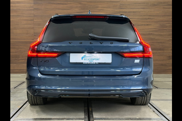Volvo V90 T6 Recharge AWD R-Design Ultra Black | FaceLift | Pano | ILS Licht-Pakket | Comfort-Pakket | Parkeerassistent-Pakket |