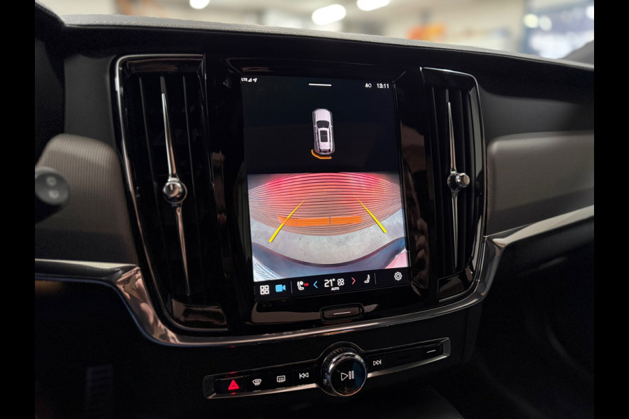 Volvo V90 T6 Recharge AWD R-Design Ultra Black | FaceLift | Pano | ILS Licht-Pakket | Comfort-Pakket | Parkeerassistent-Pakket |