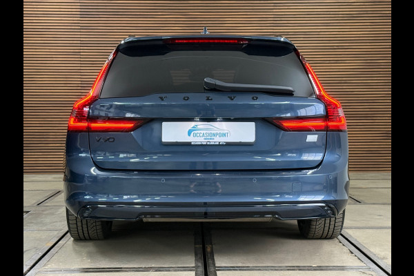 Volvo V90 T6 Recharge AWD R-Design Ultra Black | FaceLift | Pano | ILS Licht-Pakket | Comfort-Pakket | Parkeerassistent-Pakket |