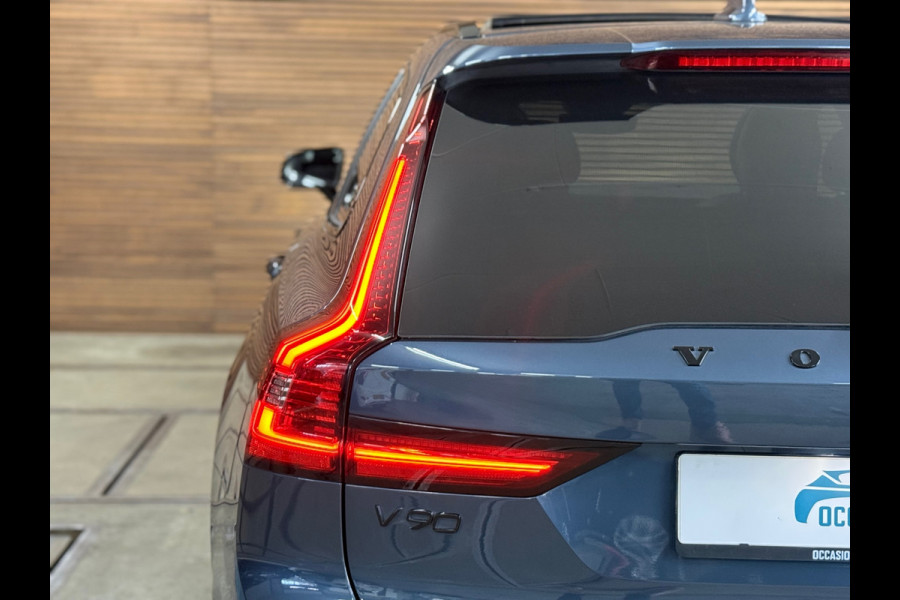 Volvo V90 T6 Recharge AWD R-Design Ultra Black | FaceLift | Pano | ILS Licht-Pakket | Comfort-Pakket | Parkeerassistent-Pakket |