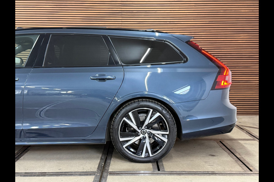 Volvo V90 T6 Recharge AWD R-Design Ultra Black | FaceLift | Pano | ILS Licht-Pakket | Comfort-Pakket | Parkeerassistent-Pakket |