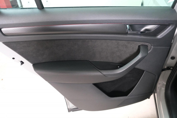 Škoda Kodiaq 1.5 TSI Sportline Business Automaat - N.A.P. Airco, Cruise, Camera, PDC, Navi.