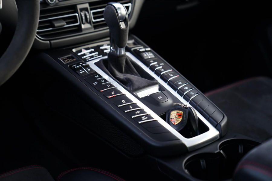 Porsche Macan 2.9 GTS | Panorama | Sport uitlaat | 360 Cam | Luchtvering | Sport Chrono | Dealer onderhouden | 1e eigenaar | ACC |