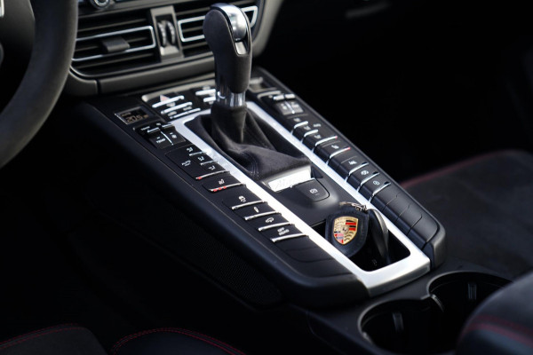 Porsche Macan 2.9 GTS | Panorama | Sport uitlaat | 360 Cam | Luchtvering | Sport Chrono | Dealer onderhouden | 1e eigenaar | ACC |