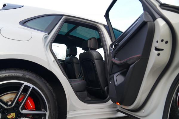 Porsche Macan 2.9 GTS | Panorama | Sport uitlaat | 360 Cam | Luchtvering | Sport Chrono | Dealer onderhouden | 1e eigenaar | ACC |