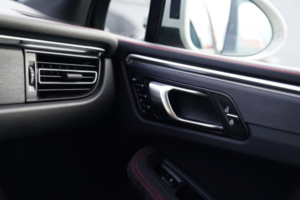 Porsche Macan 2.9 GTS | Panorama | Sport uitlaat | 360 Cam | Luchtvering | Sport Chrono | Dealer onderhouden | 1e eigenaar | ACC |