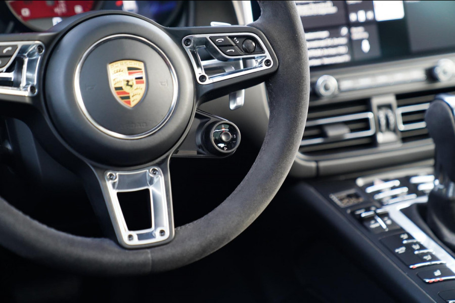 Porsche Macan 2.9 GTS | Panorama | Sport uitlaat | 360 Cam | Luchtvering | Sport Chrono | Dealer onderhouden | 1e eigenaar | ACC |