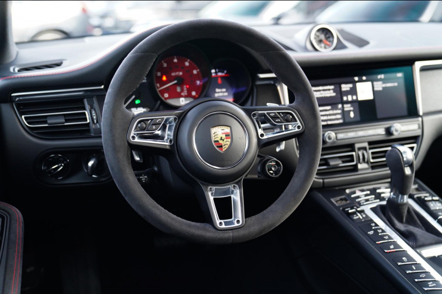 Porsche Macan 2.9 GTS | Panorama | Sport uitlaat | 360 Cam | Luchtvering | Sport Chrono | Dealer onderhouden | 1e eigenaar | ACC |