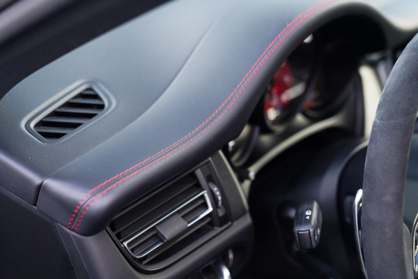 Porsche Macan 2.9 GTS | Panorama | Sport uitlaat | 360 Cam | Luchtvering | Sport Chrono | Dealer onderhouden | 1e eigenaar | ACC |