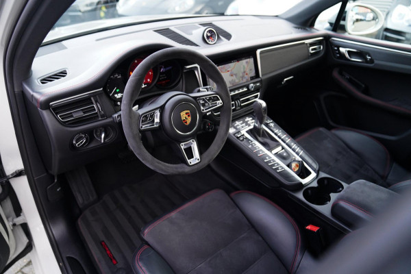 Porsche Macan 2.9 GTS | Panorama | Sport uitlaat | 360 Cam | Luchtvering | Sport Chrono | Dealer onderhouden | 1e eigenaar | ACC |