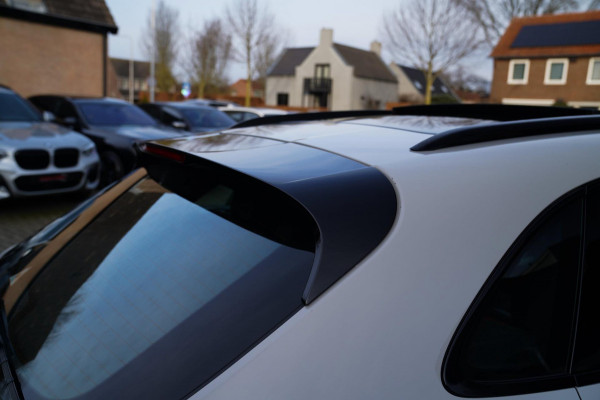 Porsche Macan 2.9 GTS | Panorama | Sport uitlaat | 360 Cam | Luchtvering | Sport Chrono | Dealer onderhouden | 1e eigenaar | ACC |