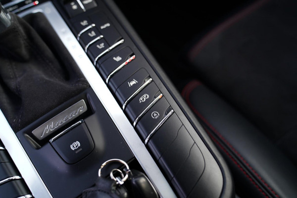 Porsche Macan 2.9 GTS | Panorama | Sport uitlaat | 360 Cam | Luchtvering | Sport Chrono | Dealer onderhouden | 1e eigenaar | ACC |