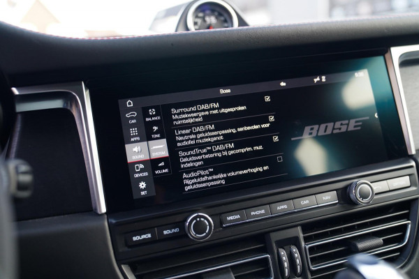 Porsche Macan 2.9 GTS | Panorama | Sport uitlaat | 360 Cam | Luchtvering | Sport Chrono | Dealer onderhouden | 1e eigenaar | ACC |