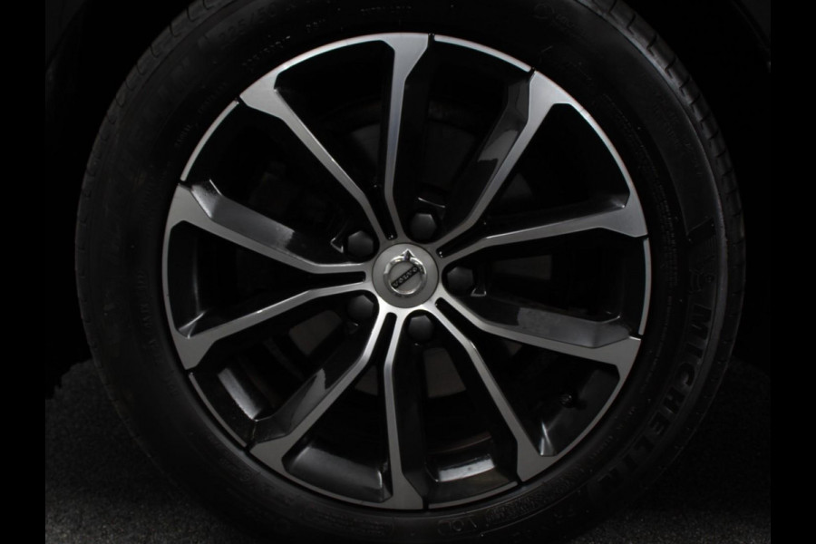 Volvo V60 2.0 B4 Momentum | Climate control | Cruise control adaptieve | Parkeersensoren | Achteruitrijd camera | LED | Verwarmde voorstoelen | Lane assist | Apple Carplay/ Android Auto