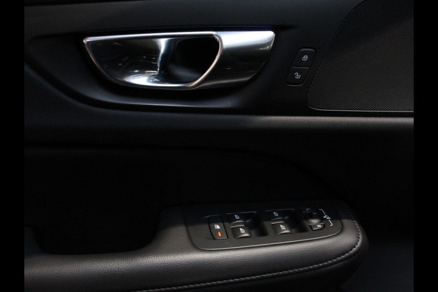 Volvo V60 2.0 B4 Momentum | Climate control | Cruise control adaptieve | Parkeersensoren | Achteruitrijd camera | LED | Verwarmde voorstoelen | Lane assist | Apple Carplay/ Android Auto