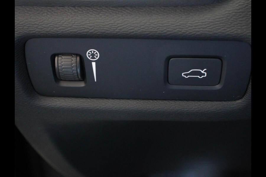 Volvo V60 2.0 B4 Momentum | Climate control | Cruise control adaptieve | Parkeersensoren | Achteruitrijd camera | LED | Verwarmde voorstoelen | Lane assist | Apple Carplay/ Android Auto