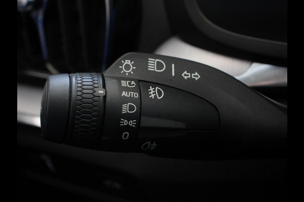 Volvo V60 2.0 B4 Momentum | Climate control | Cruise control adaptieve | Parkeersensoren | Achteruitrijd camera | LED | Verwarmde voorstoelen | Lane assist | Apple Carplay/ Android Auto