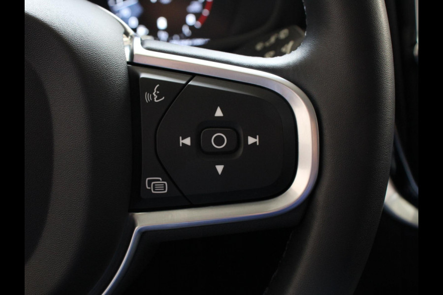 Volvo V60 2.0 B4 Momentum | Climate control | Cruise control adaptieve | Parkeersensoren | Achteruitrijd camera | LED | Verwarmde voorstoelen | Lane assist | Apple Carplay/ Android Auto
