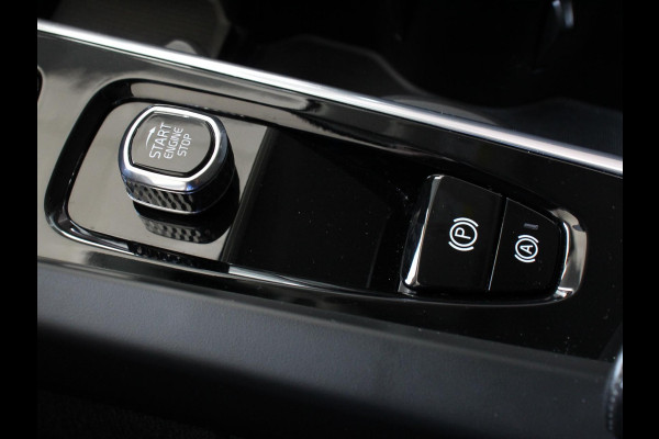 Volvo V60 2.0 B4 Momentum | Climate control | Cruise control adaptieve | Parkeersensoren | Achteruitrijd camera | LED | Verwarmde voorstoelen | Lane assist | Apple Carplay/ Android Auto